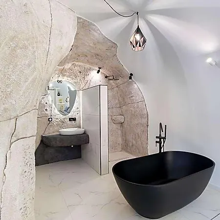 Occhio Luxury Santorini With Private Pool ホテル 4*