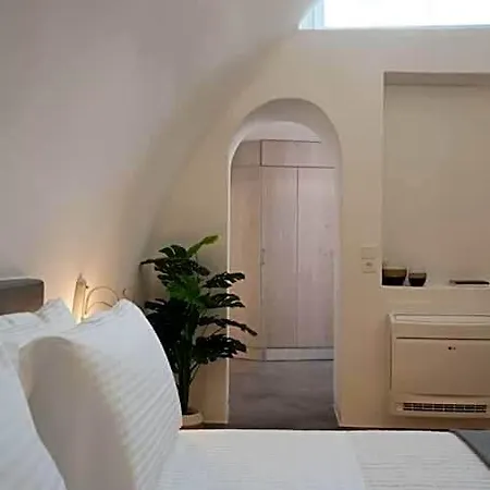 Occhio Luxury Santorini With Private Pool ホテル