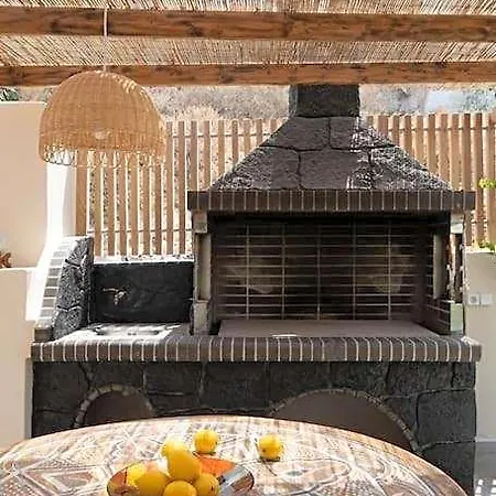 Occhio Luxury Santorini With Private Pool ホテル 4*